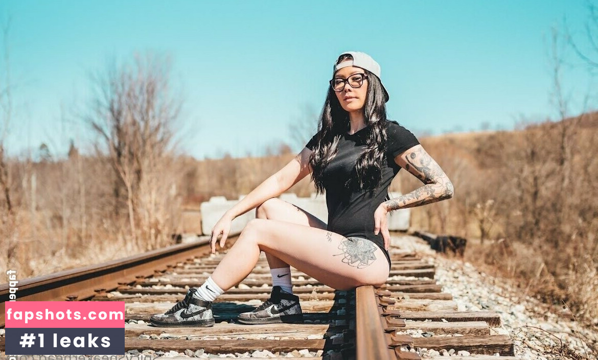 Jade Chung gallery photo #48