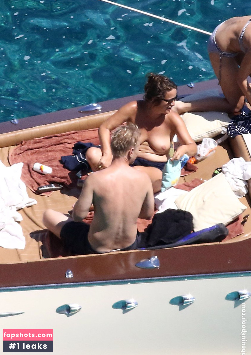 Jade Jagger gallery photo #52