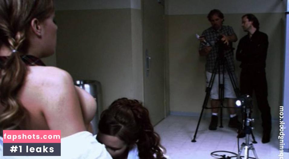 Jade Robertson gallery photo #6