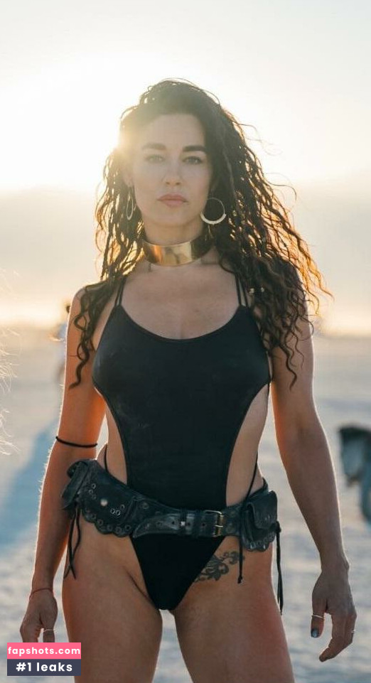 Jade Tailor gallery photo #2