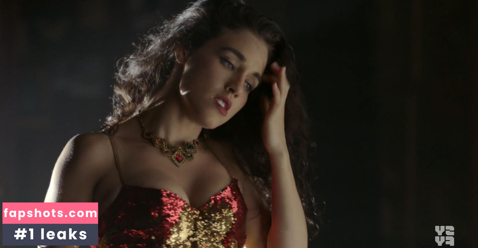 Jade Tailor gallery photo #23