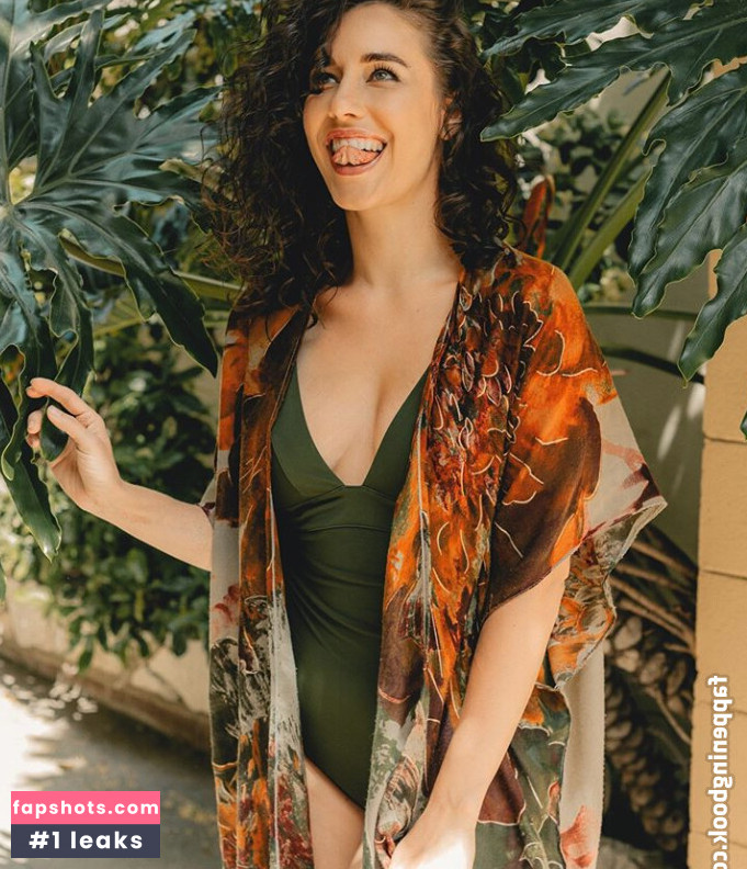 Jade Tailor gallery photo #6