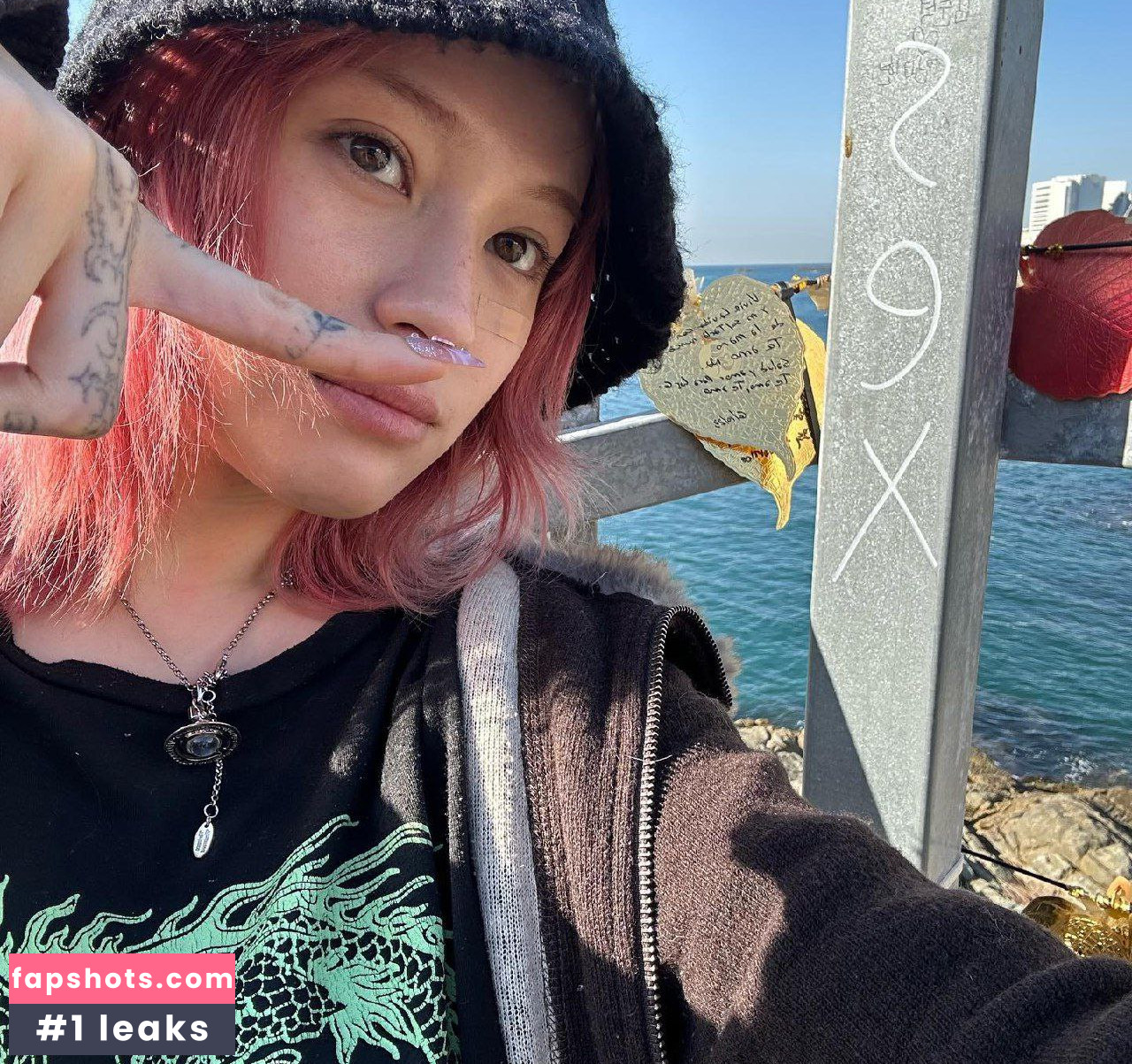 JadeyAnh gallery photo #179