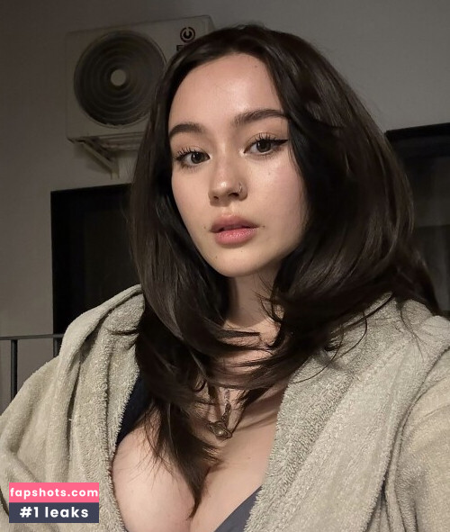 JadeyAnh gallery photo #192