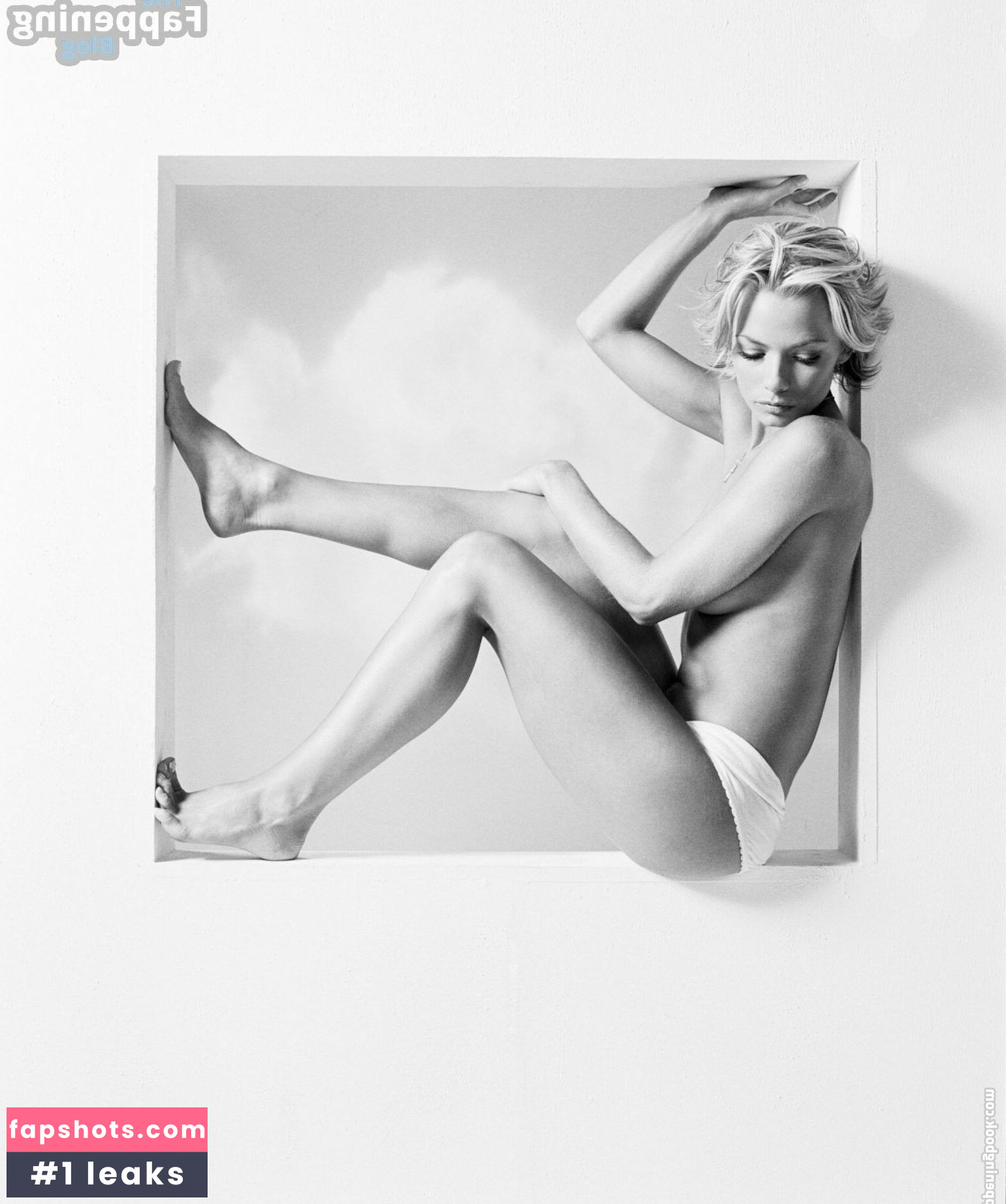 Jaime Pressly gallery photo #37