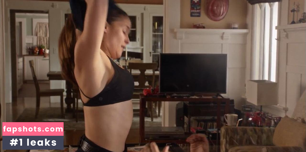 Jaina Lee Ortiz gallery photo #25