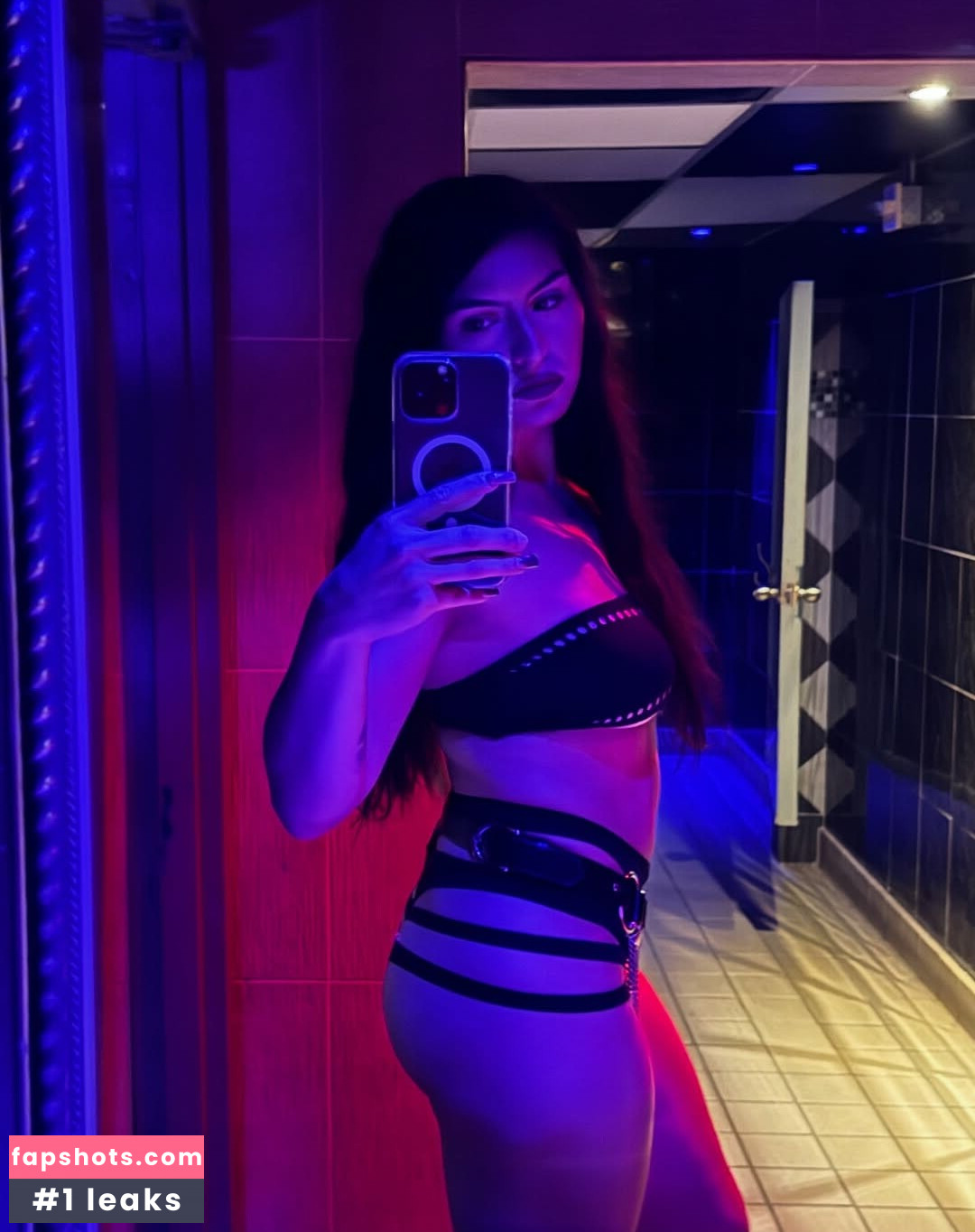 Jameline gallery photo #2