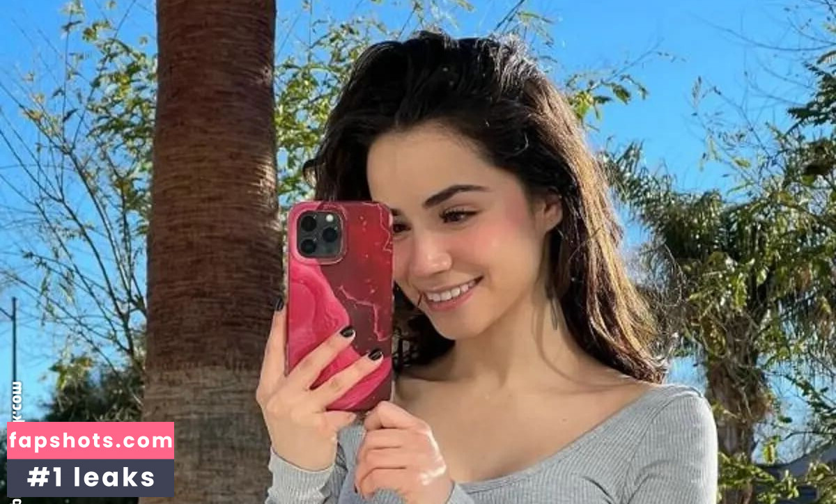 Jameliz Benítez Smith gallery photo #11