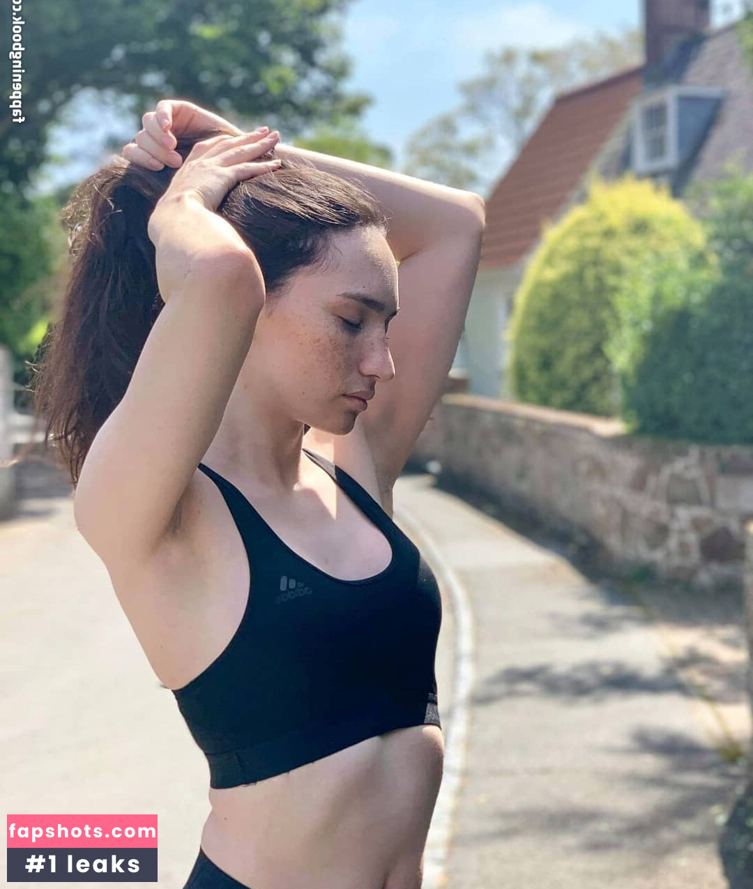 Jamie Birse nude babe gallery