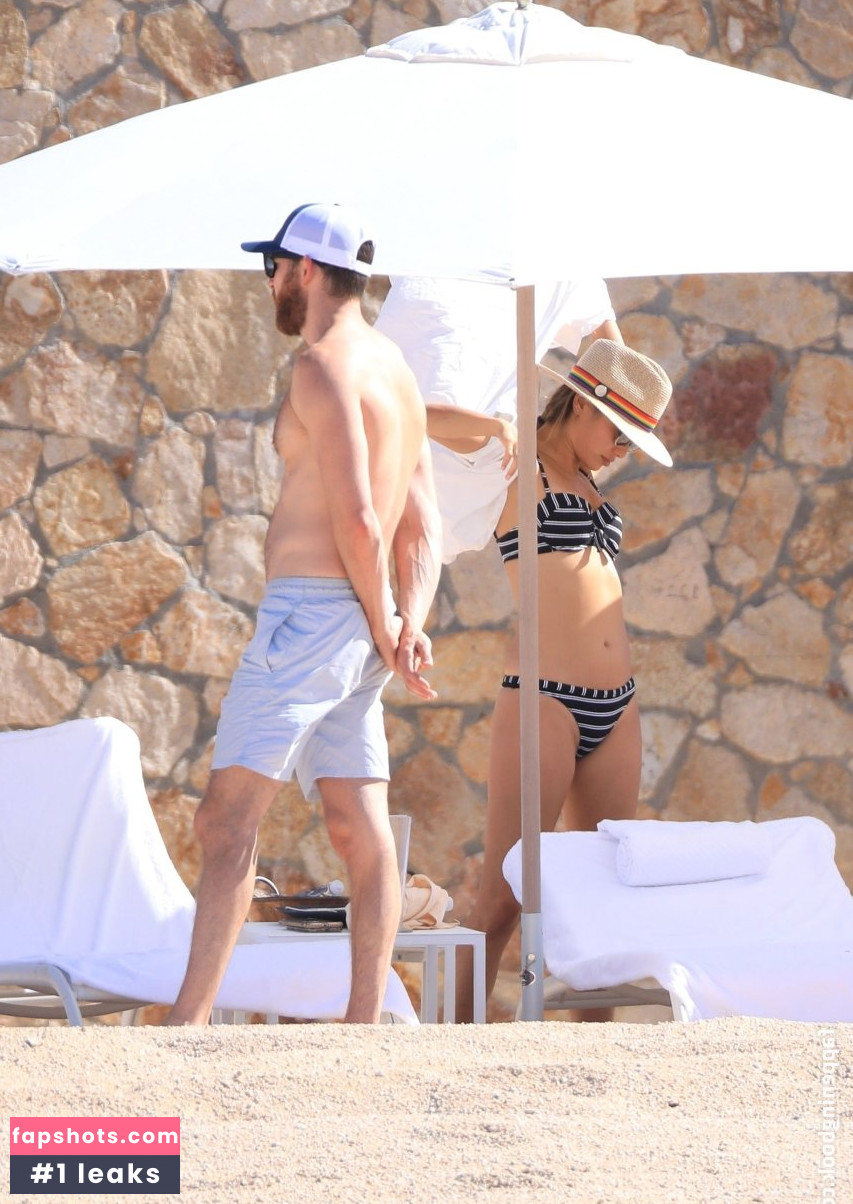 Jamie Chung gallery photo #215