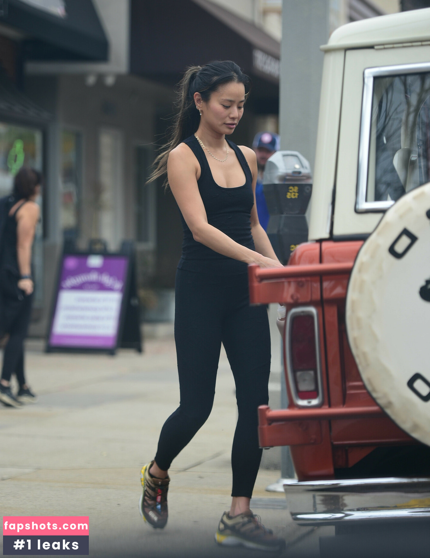 Jamie Chung gallery photo #84