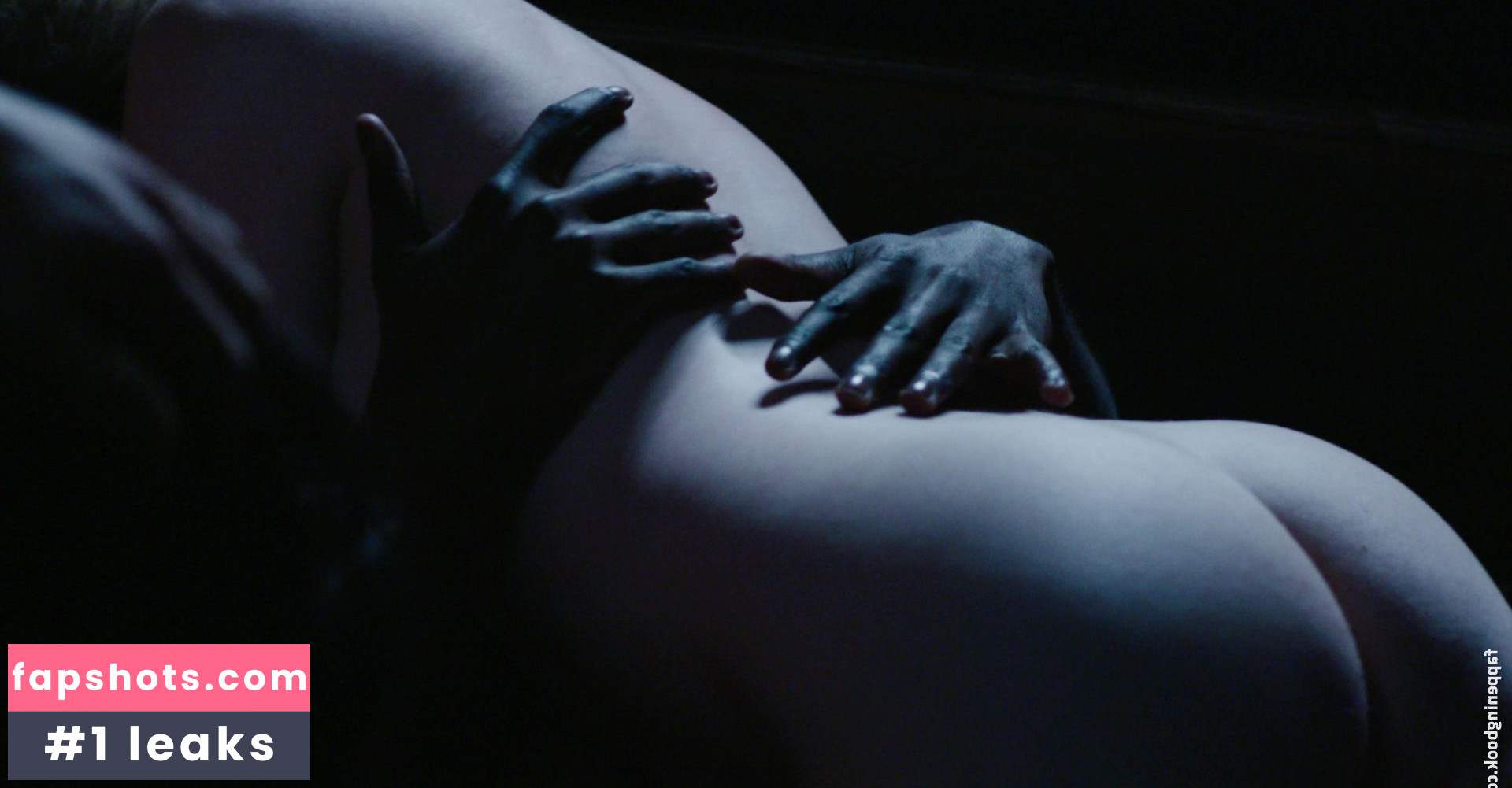 Jamie Clayton gallery photo #21