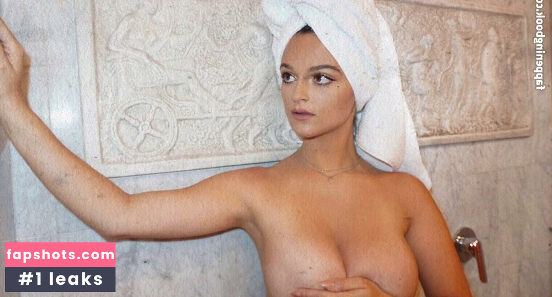 Jamie Leigh gallery photo #35