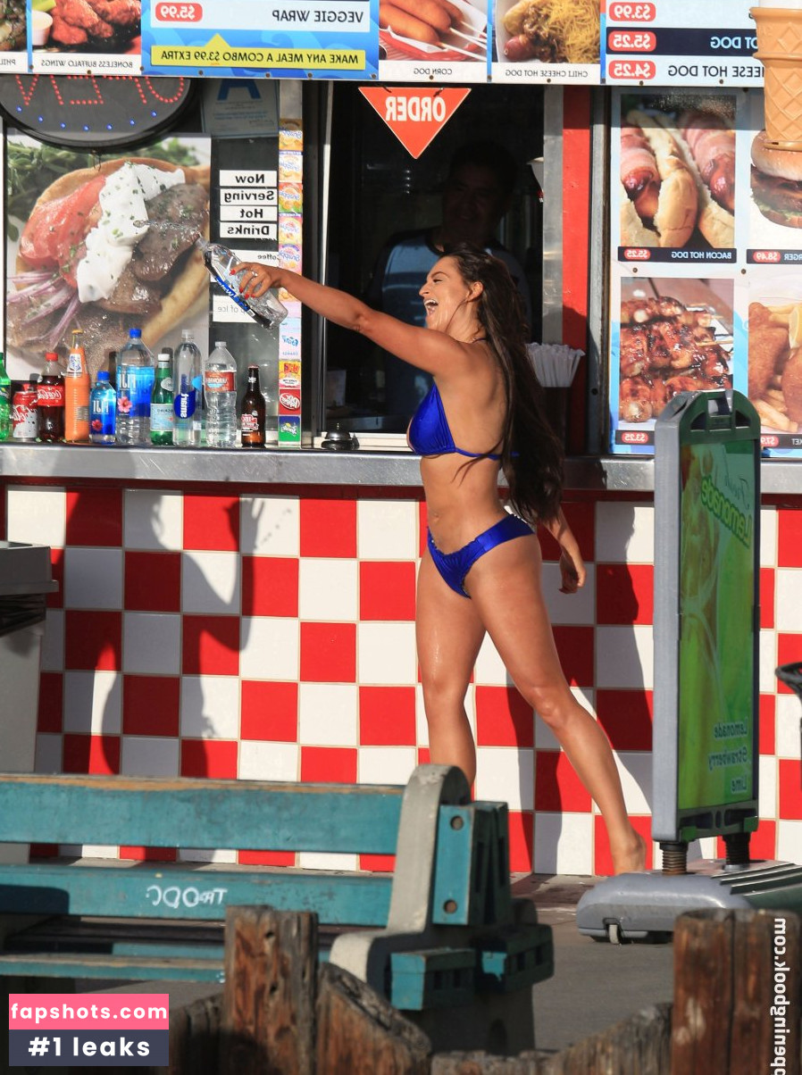 Jamie Leigh gallery photo #46