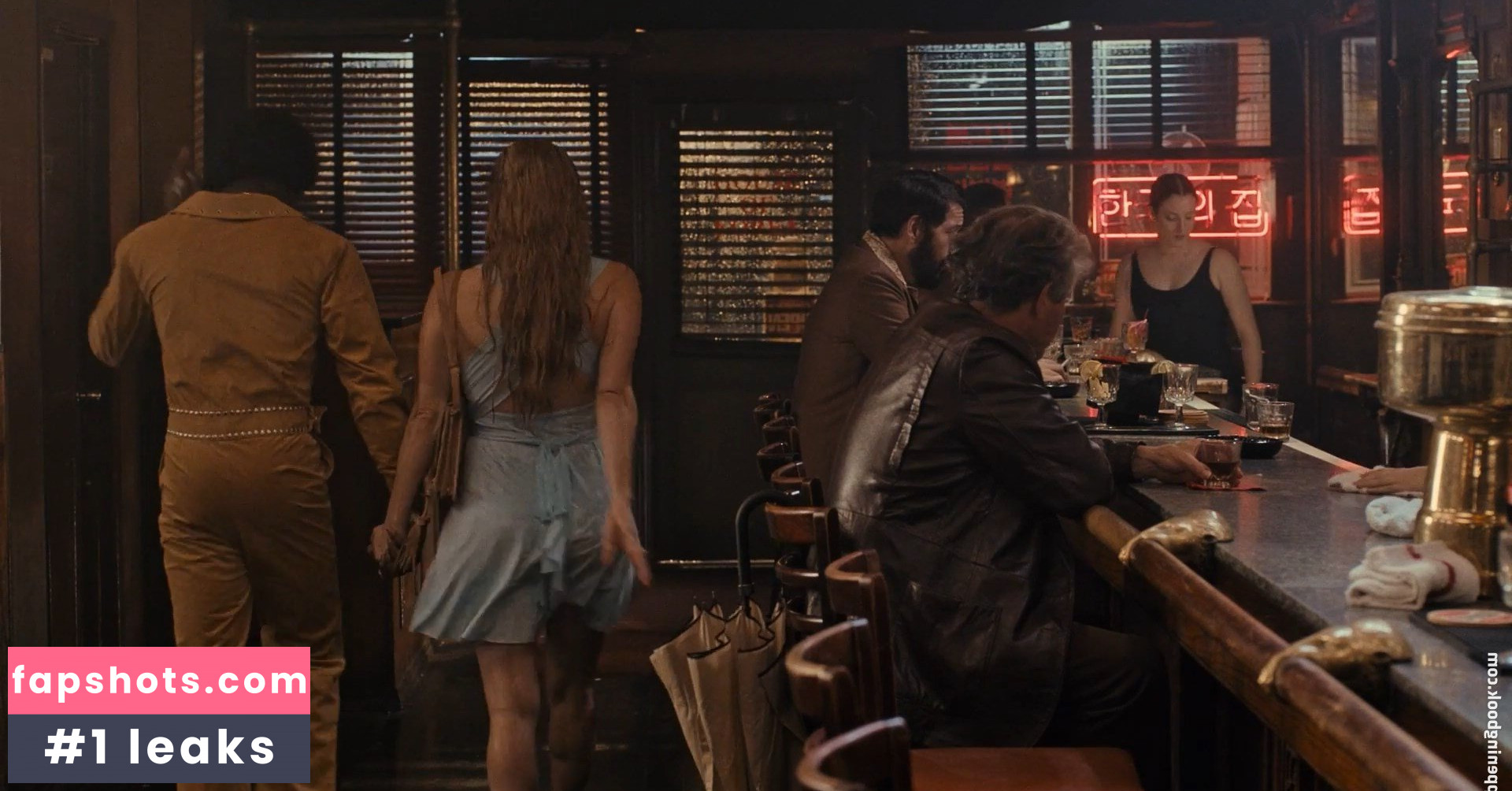 Jamie Neumann gallery photo #7