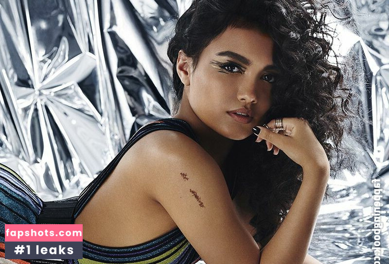 Jamila Velazquez gallery photo #8