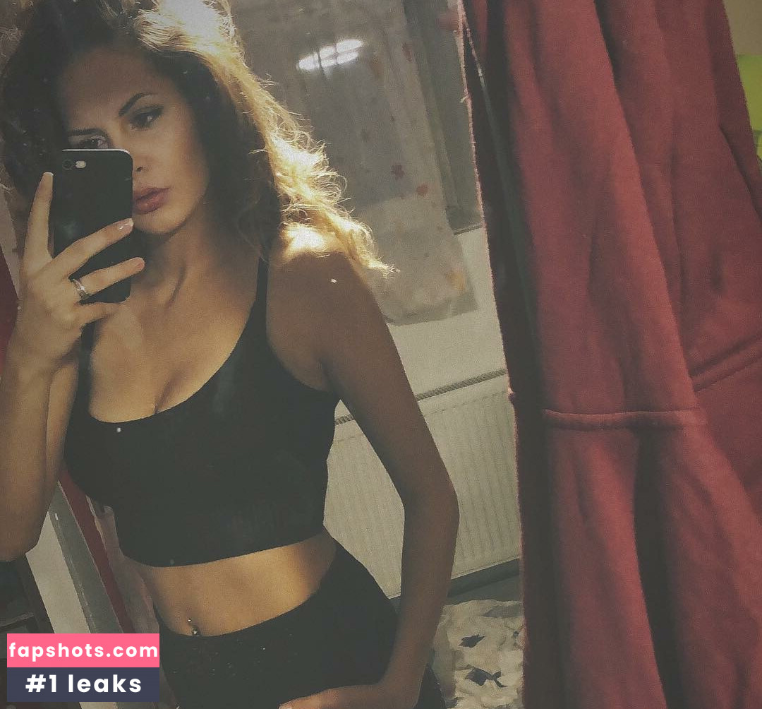 Jana Milena gallery photo #17