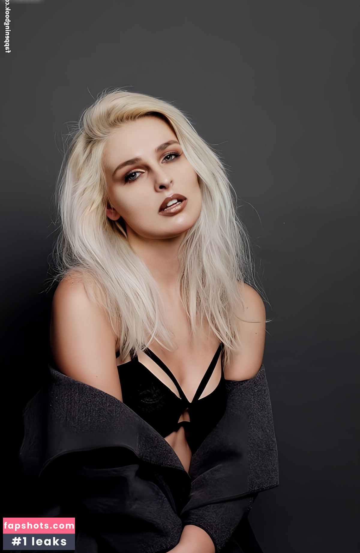 Jana Riva gallery photo #28