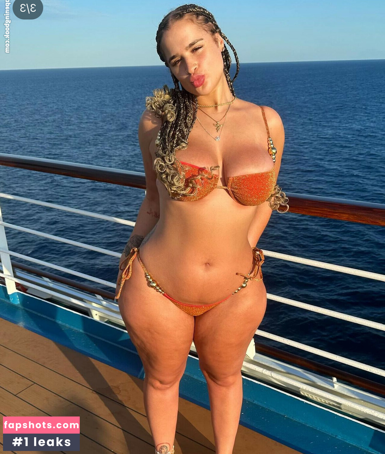 Janae Girard gallery photo #3