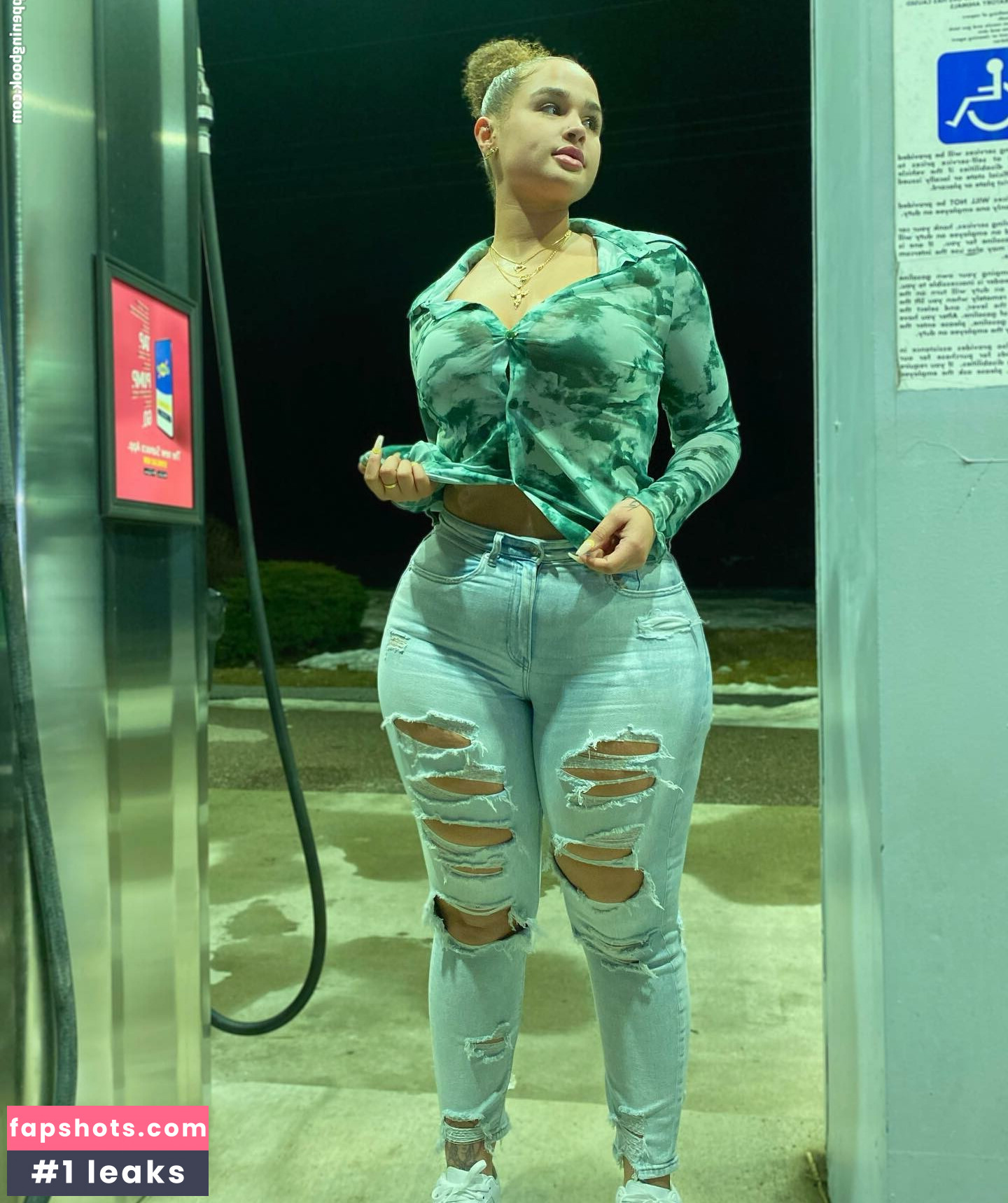 Janae Girard gallery photo #46