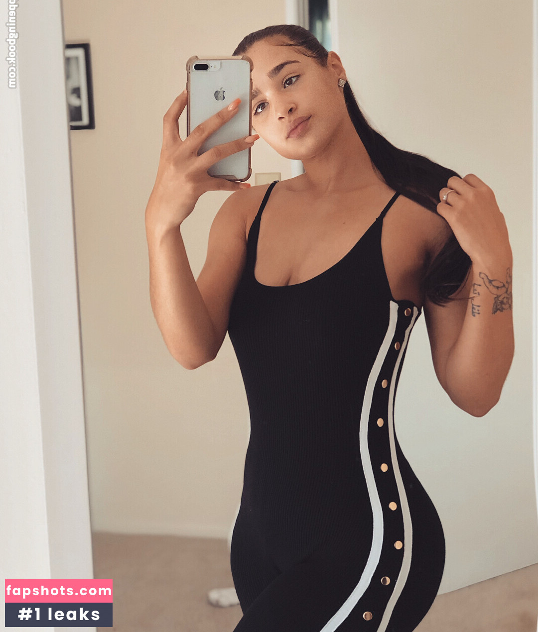 Janae Girard gallery photo #71