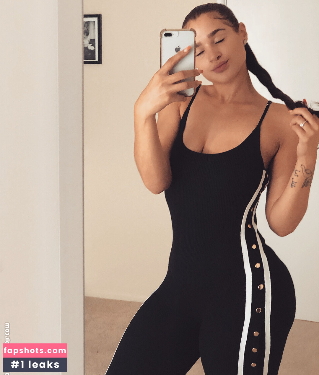 Janae Girard gallery photo #85