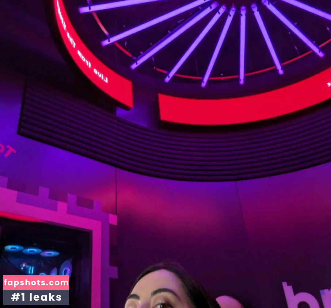 Jane Douglas gallery photo #74