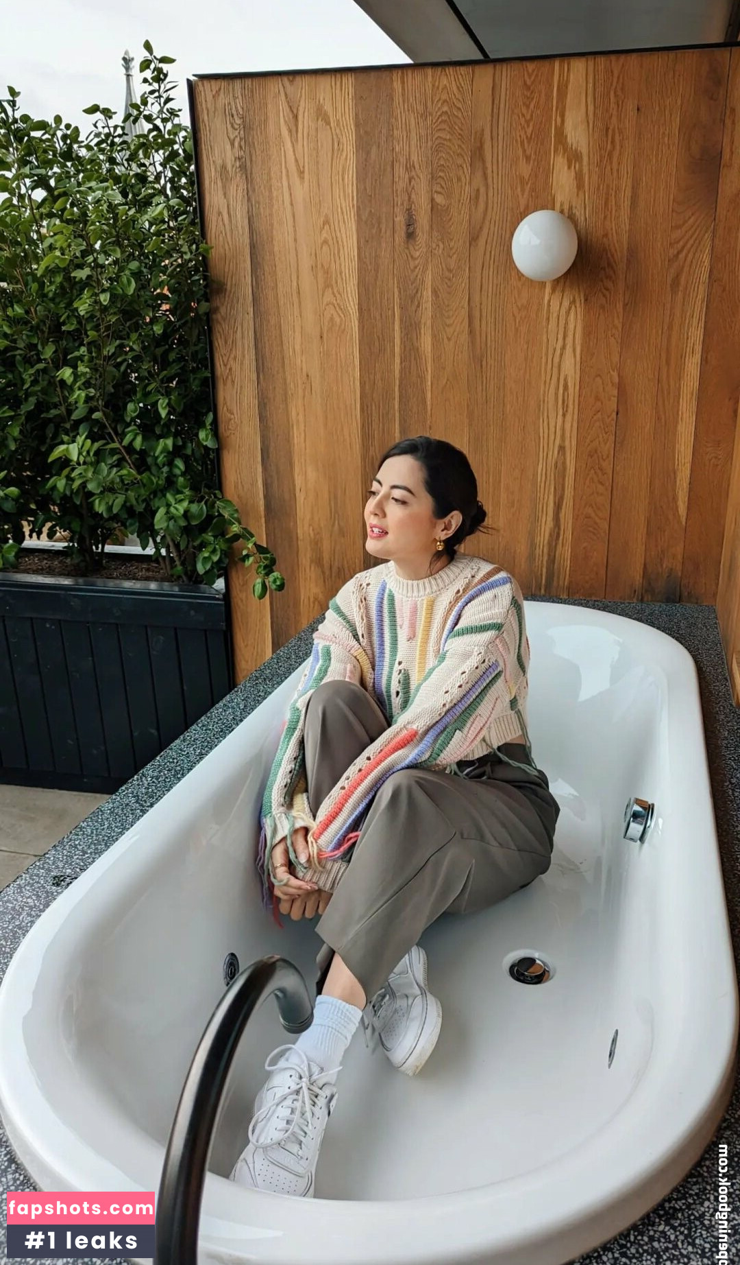 Jane Douglas gallery photo #94