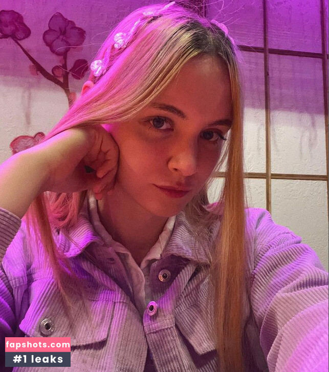 Jane Wild nude babe gallery