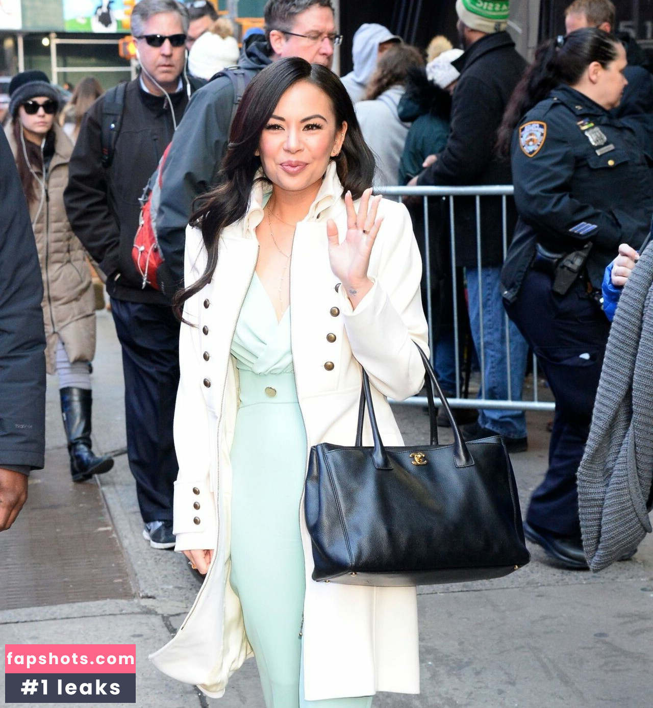 Janel Parrish Nahé úniky fotek pouze od fanoušků #2 - Fapshots