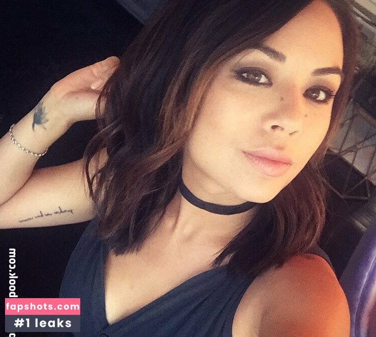 Janel Parrish Nahé úniky fotek pouze od fanoušků #12 - Fapshots