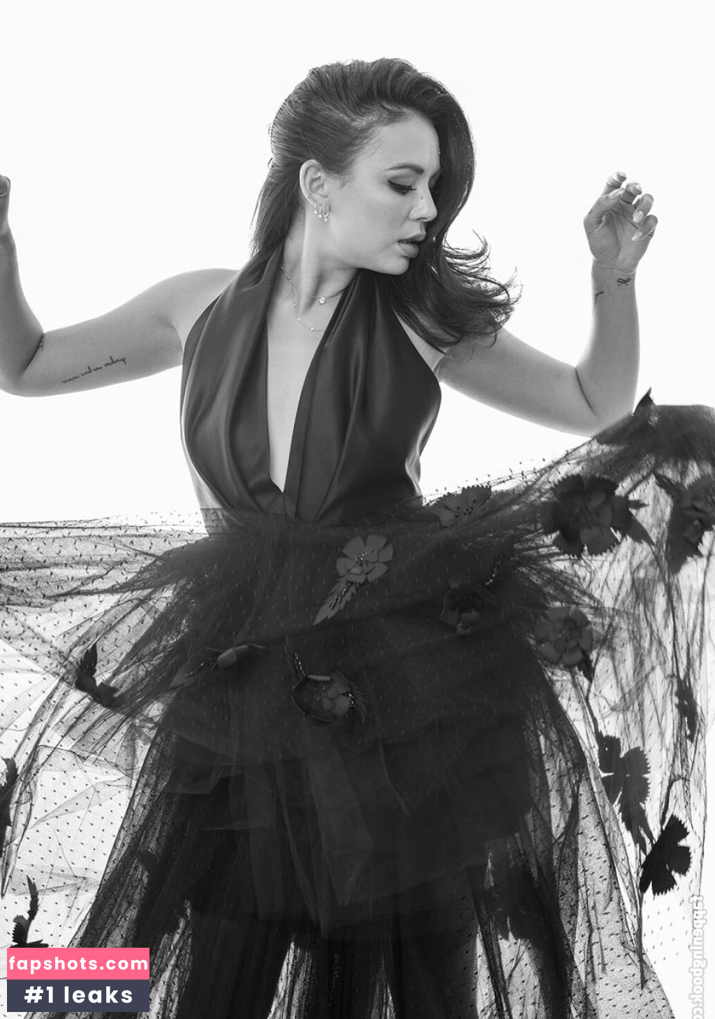 Janel Parrish Nahé úniky fotek pouze od fanoušků #21 - Fapshots