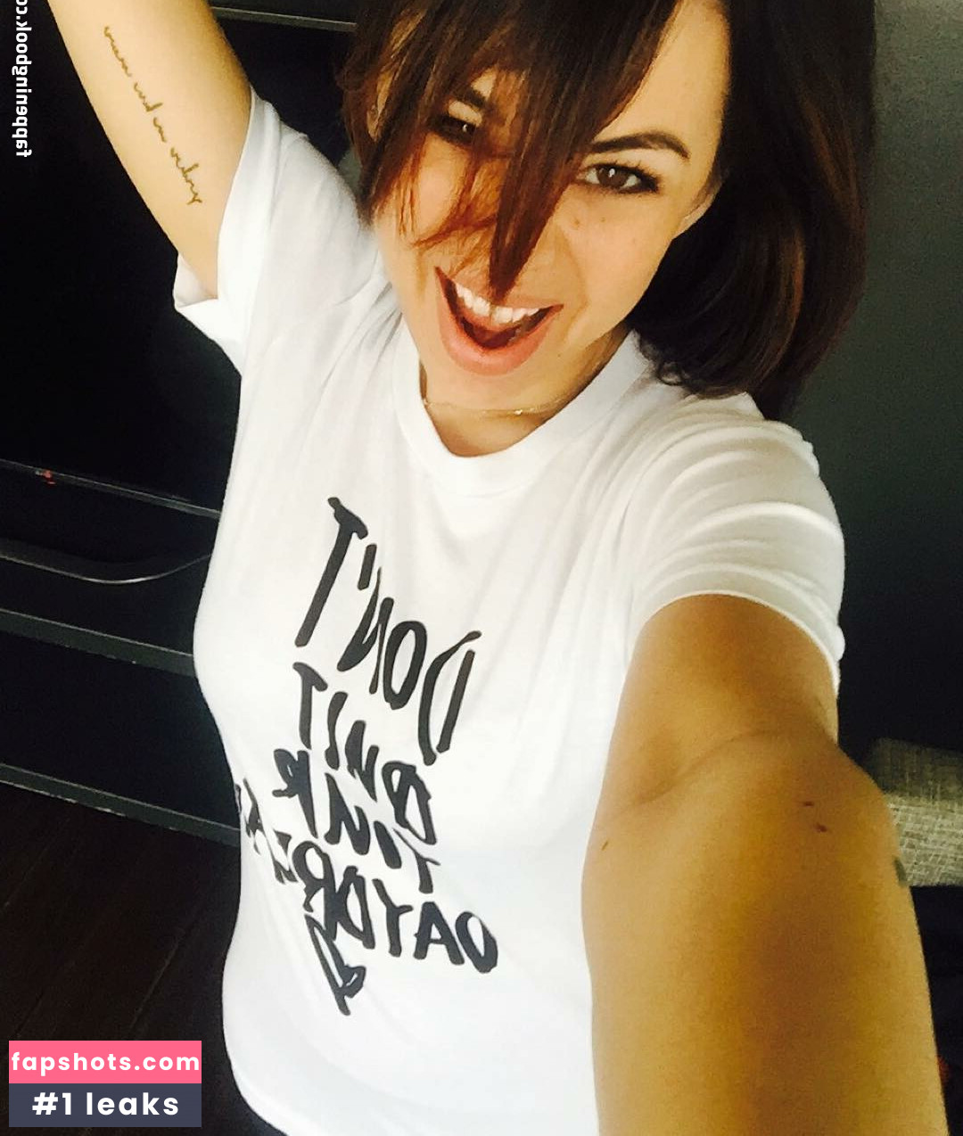 Janel Parrish Nahé úniky fotek pouze od fanoušků #30 - Fapshots