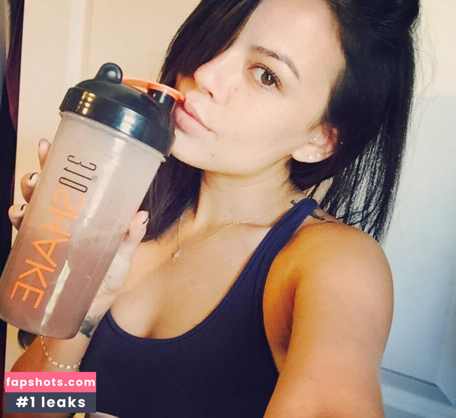 Janel Parrish Nahé úniky fotek pouze od fanoušků #39 - Fapshots