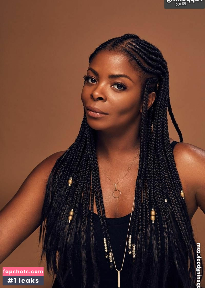 Janelle James gallery photo #3