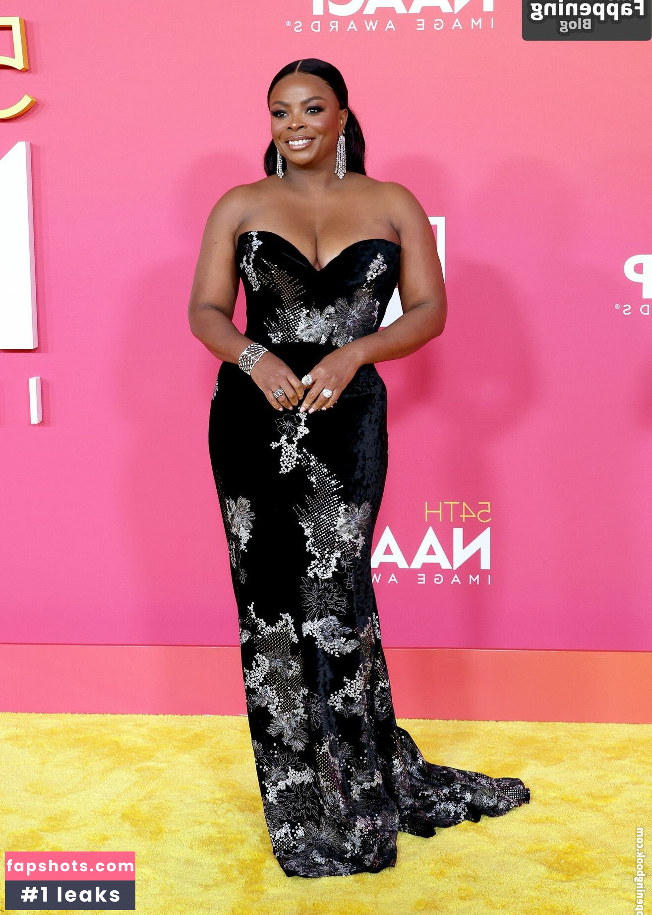 Janelle James gallery photo #5