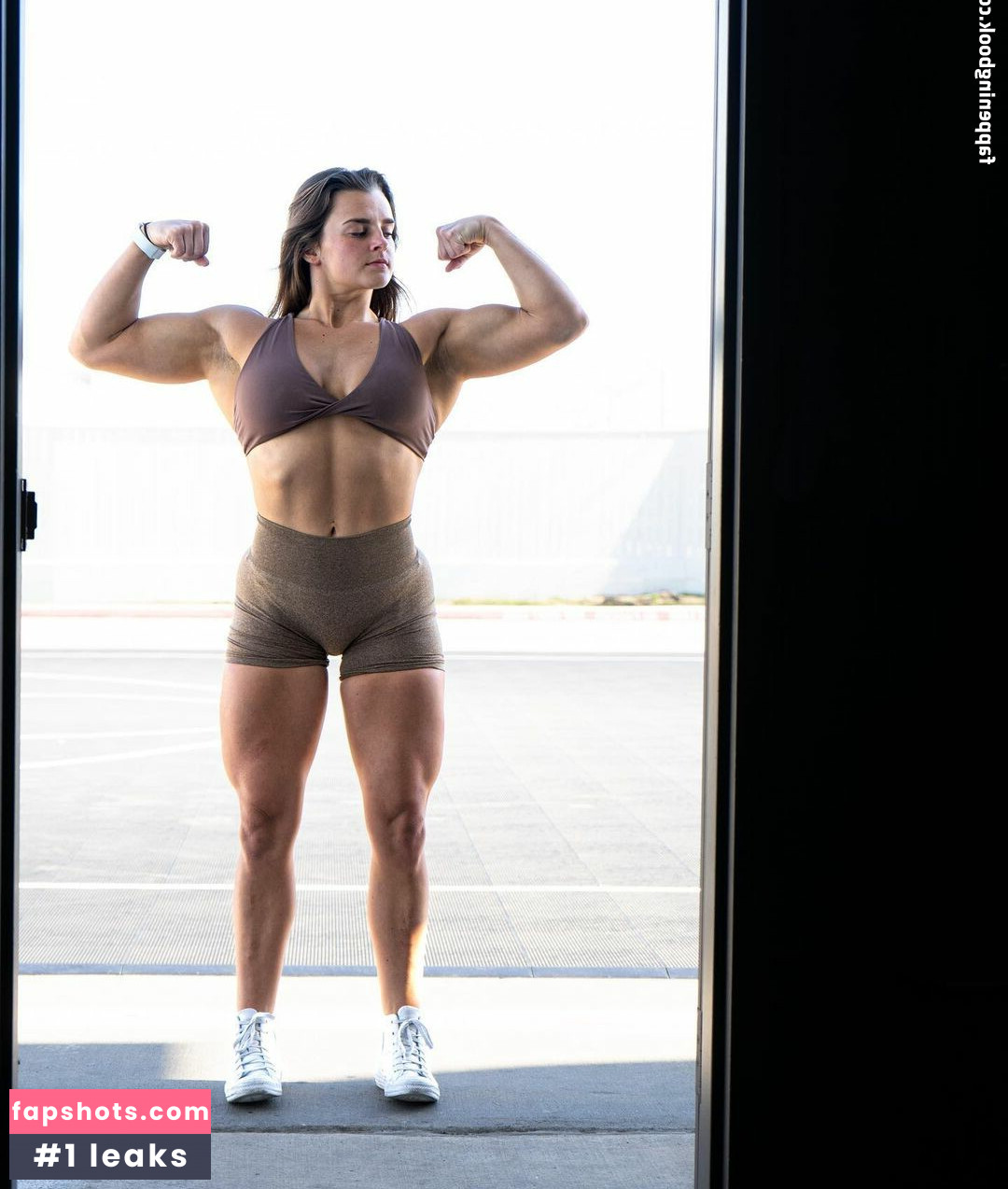 Janelle Jolicoeur gallery photo #18