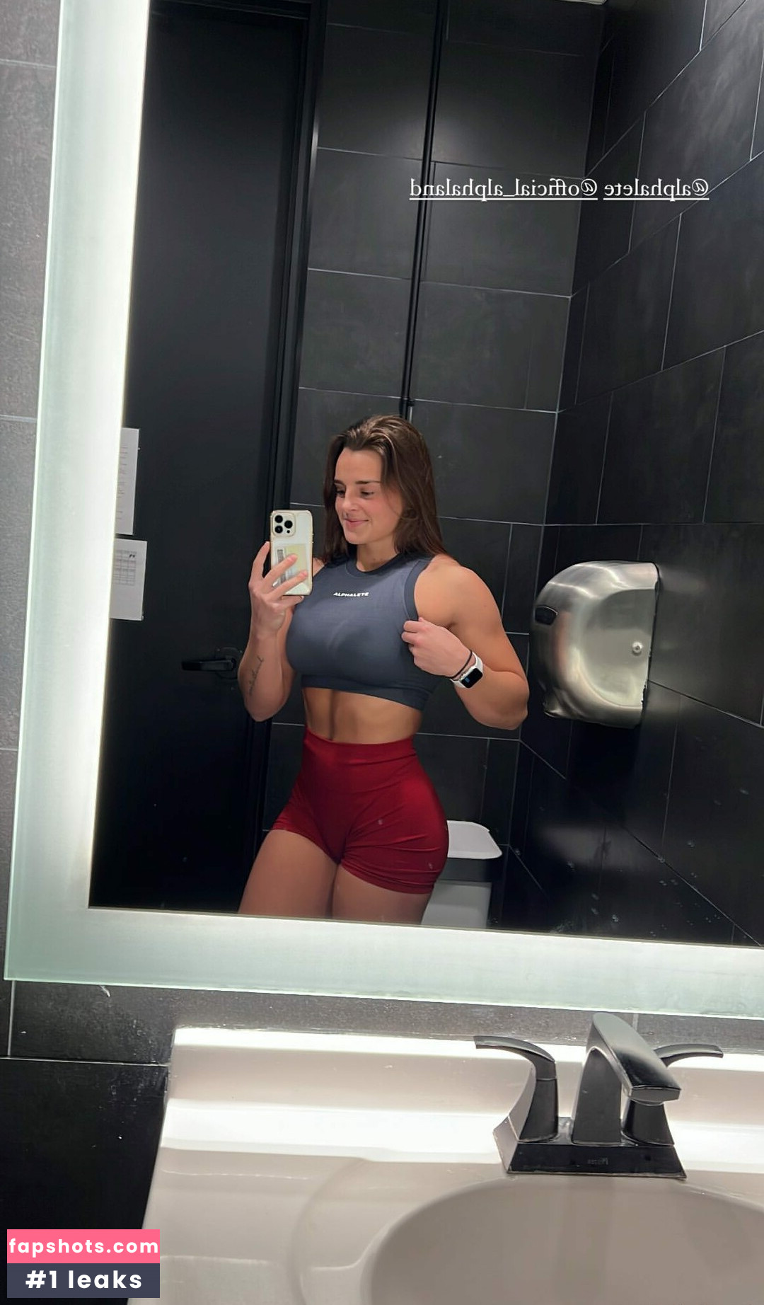 Janelle Jolicoeur gallery photo #25