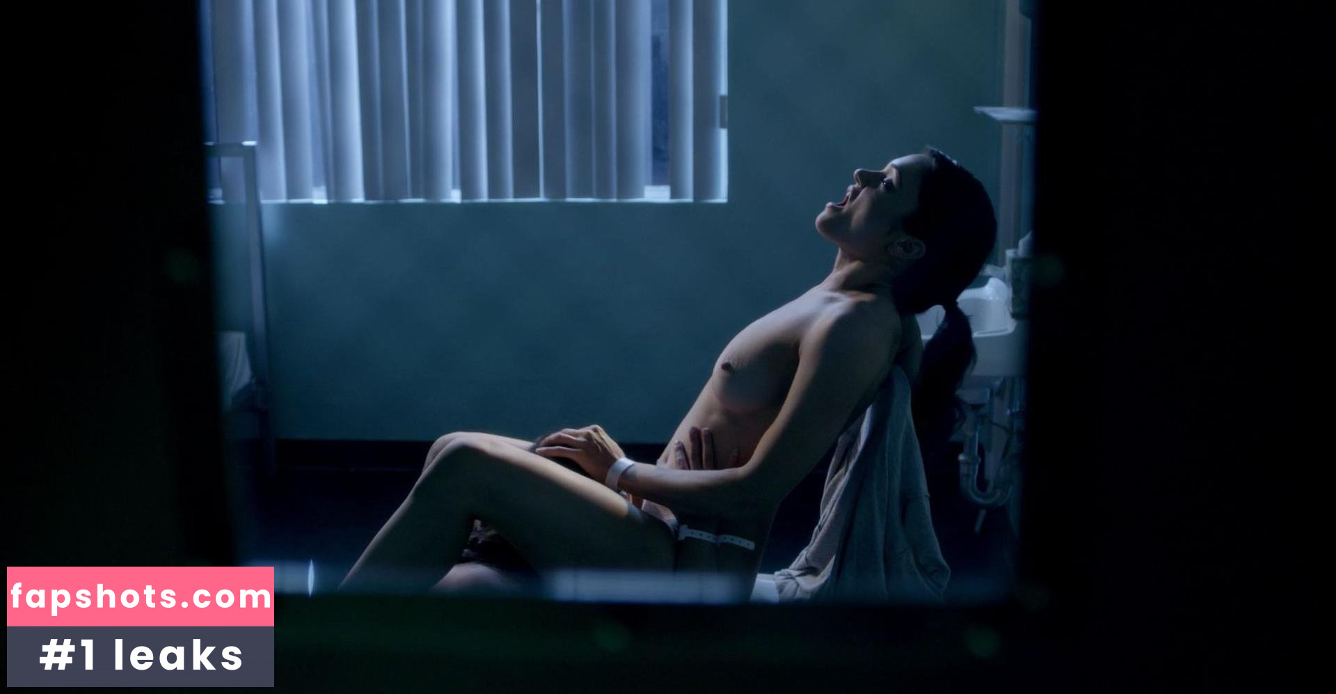 Janelle Marra gallery photo #3