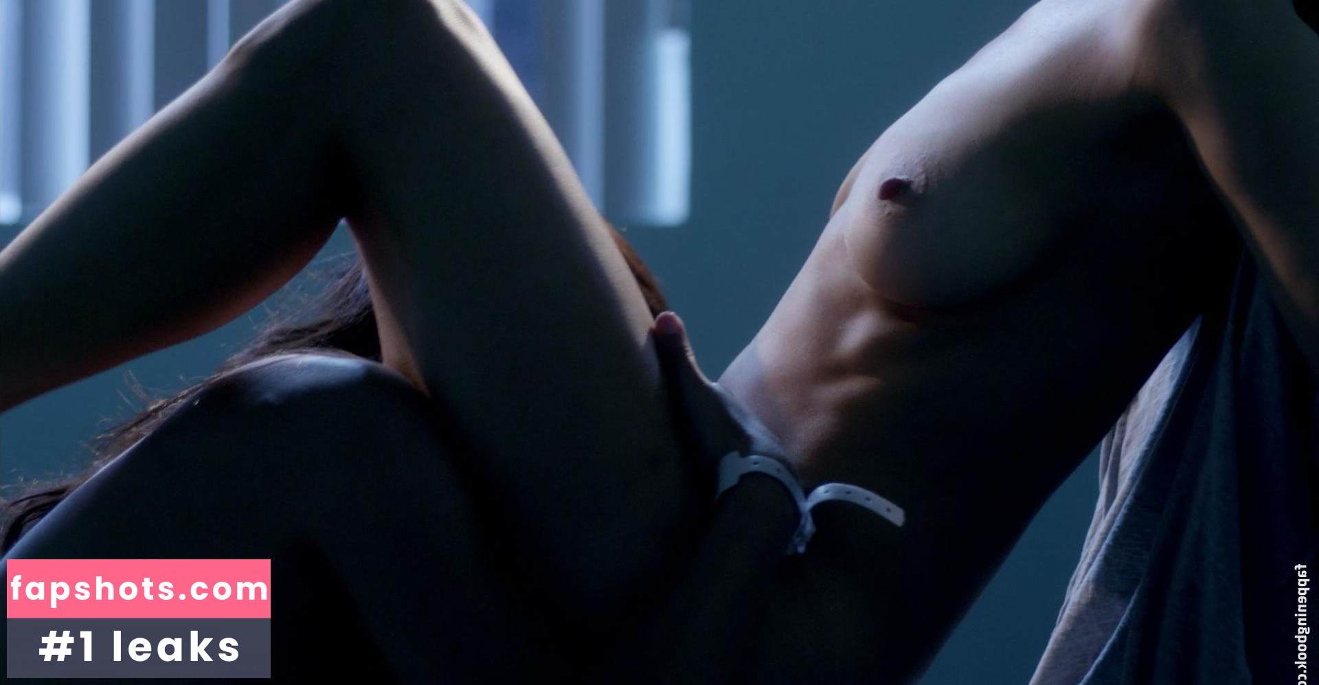 Janelle Marra gallery photo #5