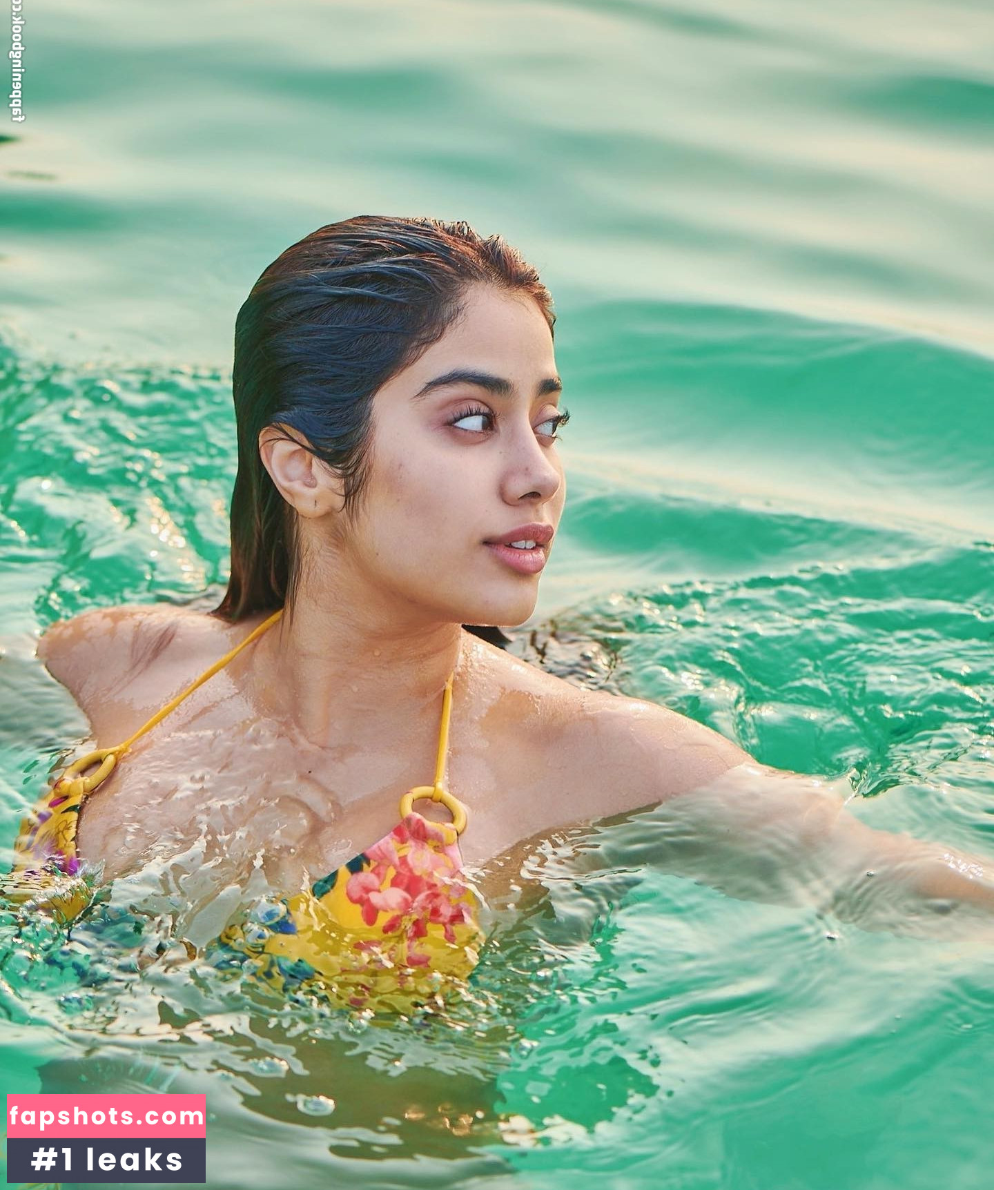 Janhvi Kapoor gallery photo #70