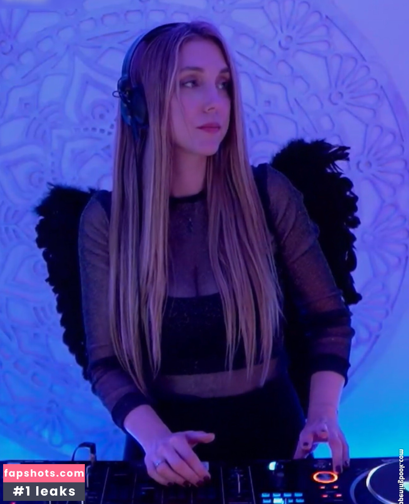 Jani gallery photo #15