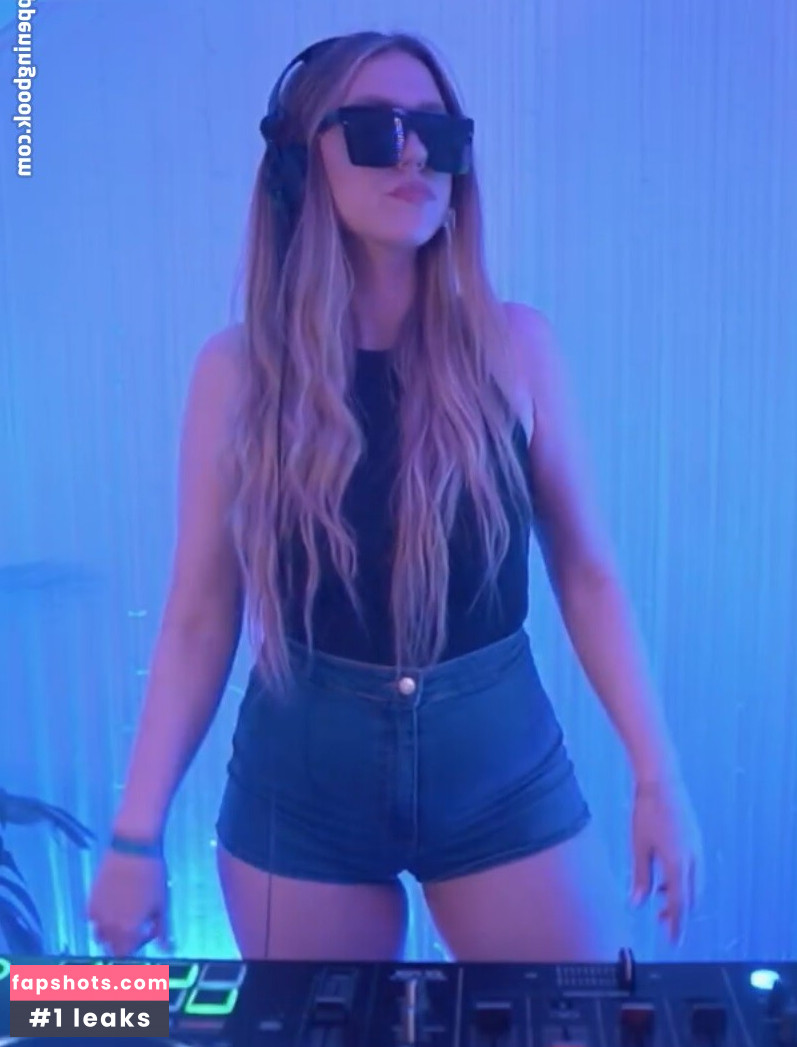 Jani gallery photo #17