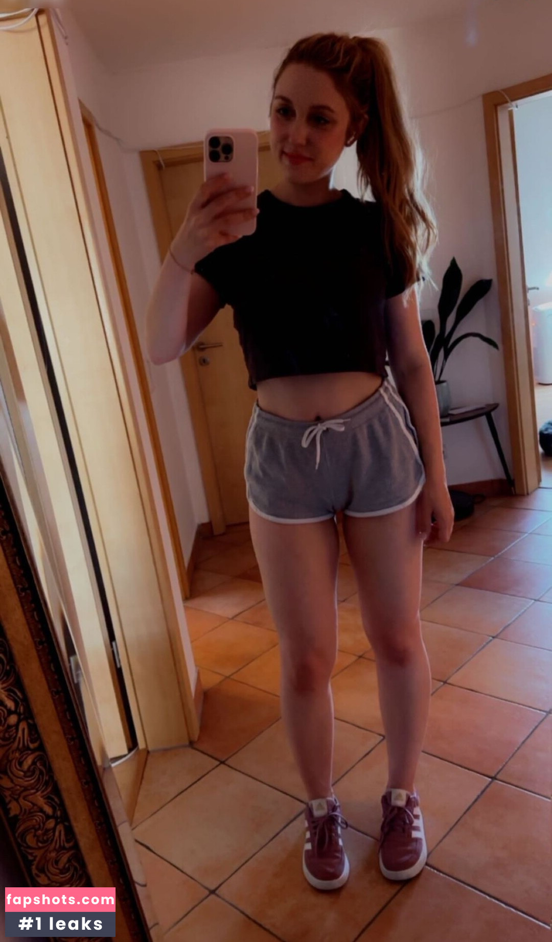 Jani gallery photo #23