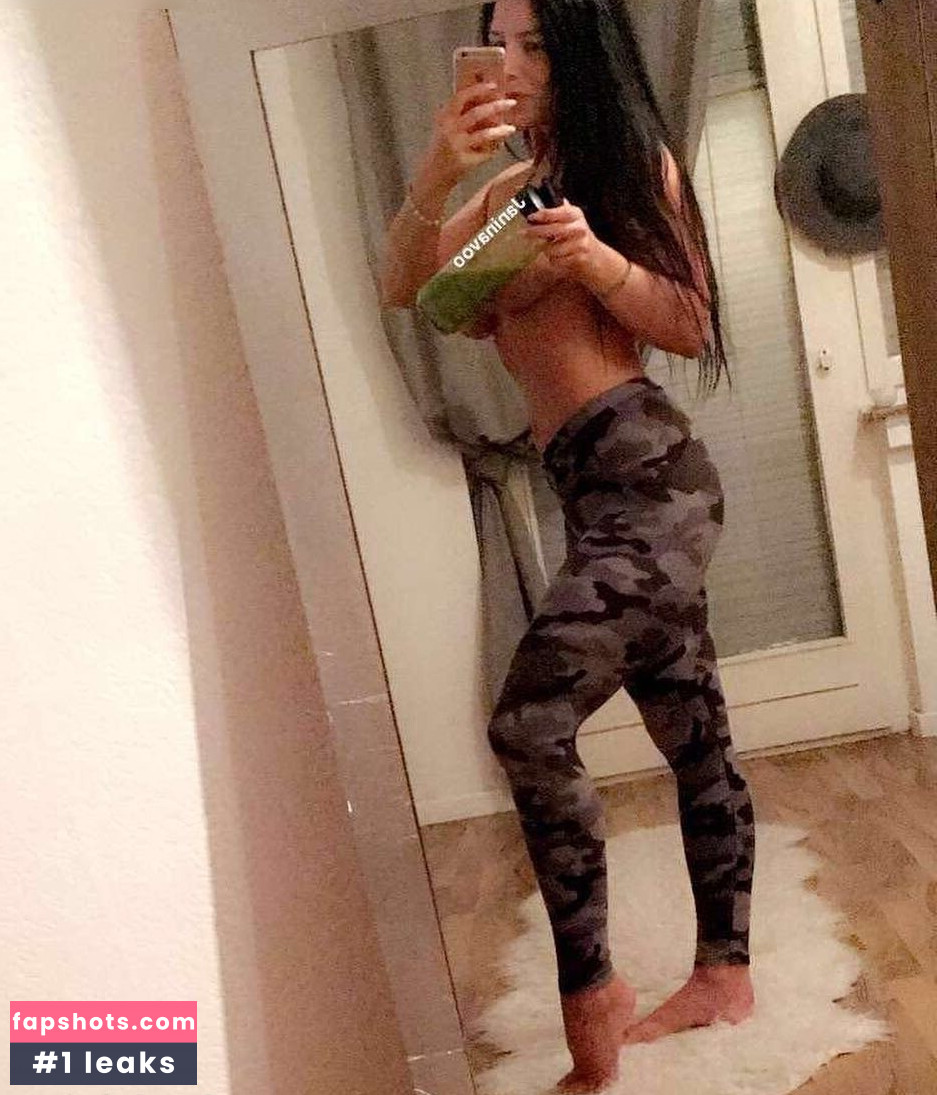 Janinavoo nude babe gallery