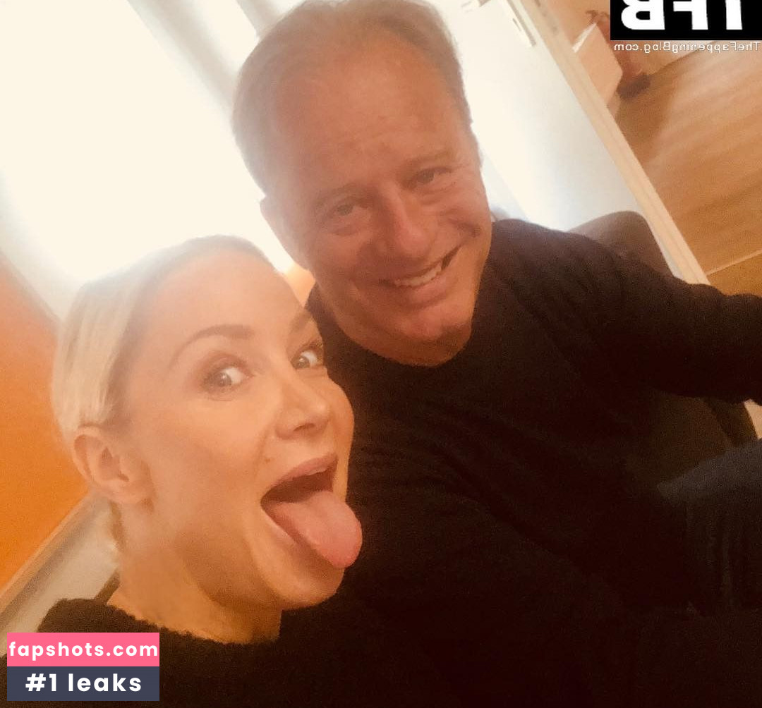 Janine Kunze gallery photo #14