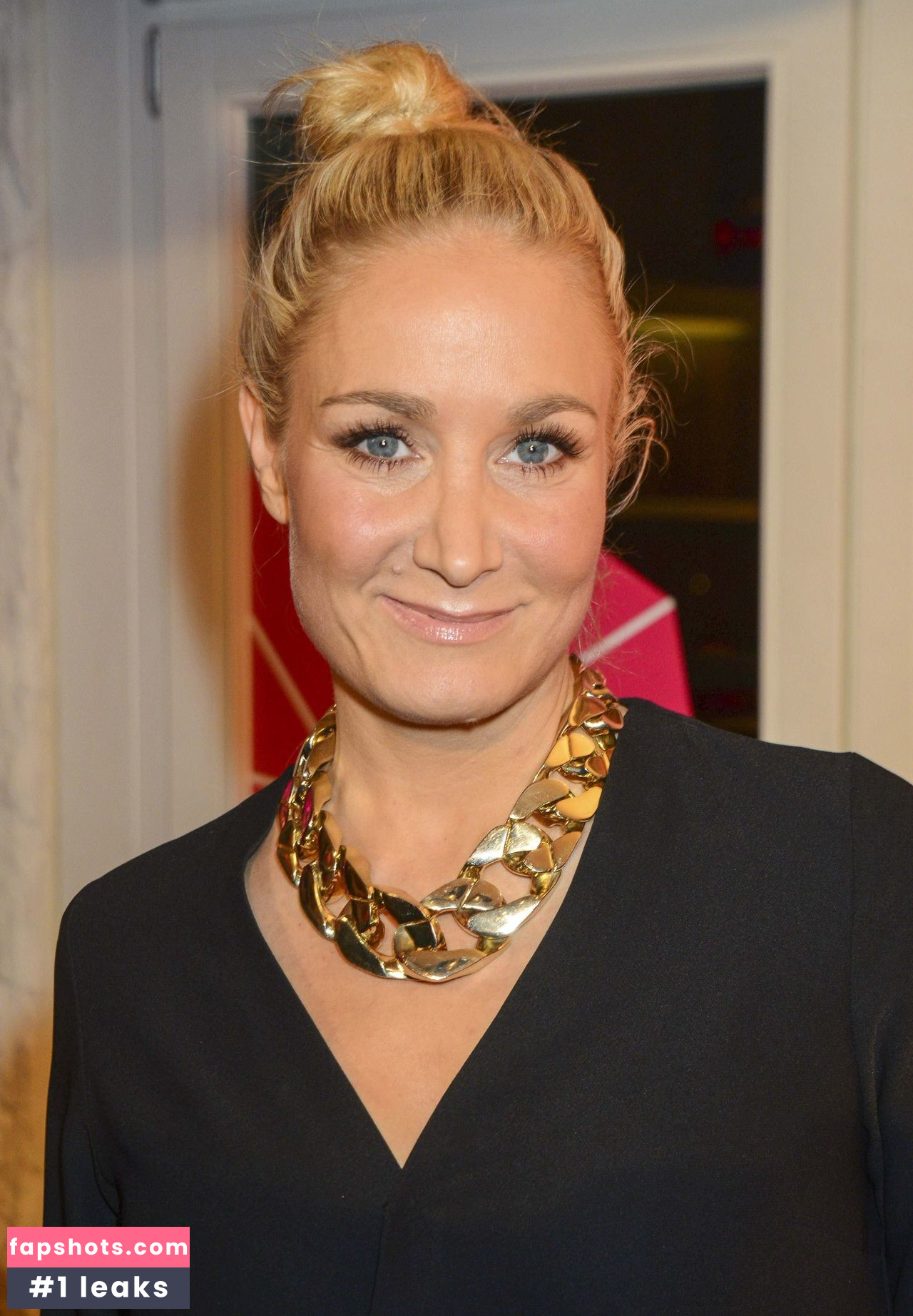 Janine Kunze gallery photo #56