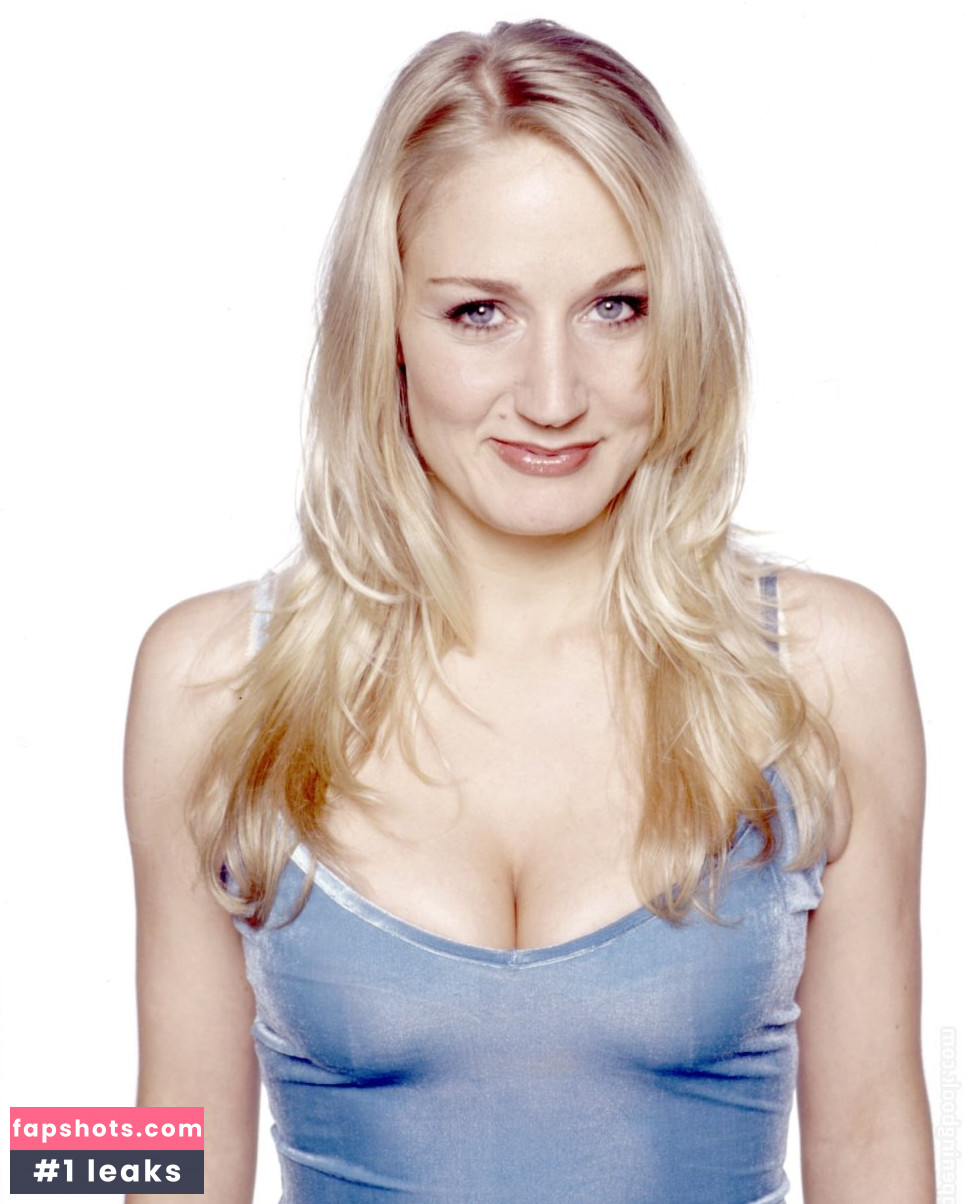 Janine Kunze gallery photo #79