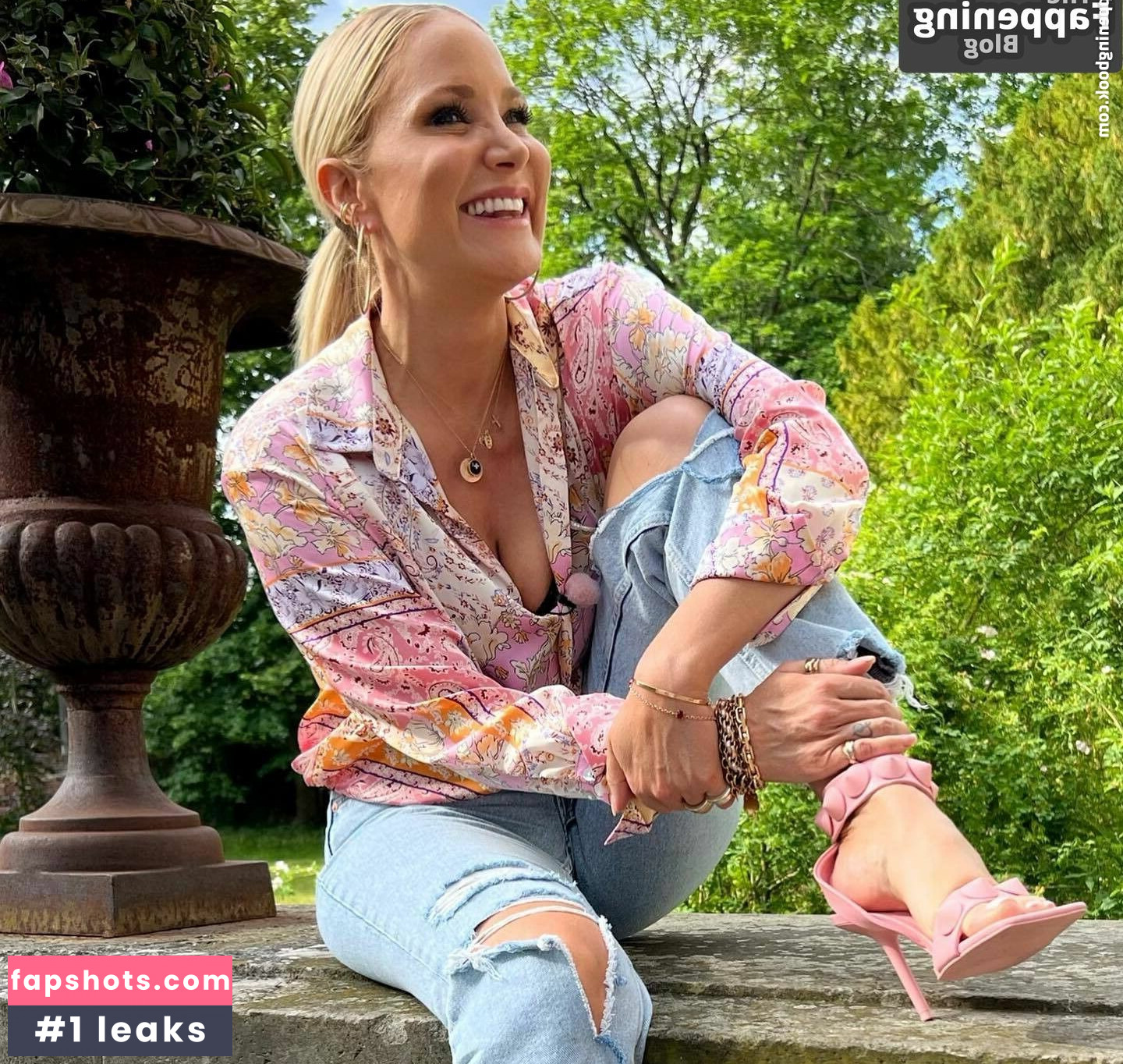 Janine Kunze gallery photo #9