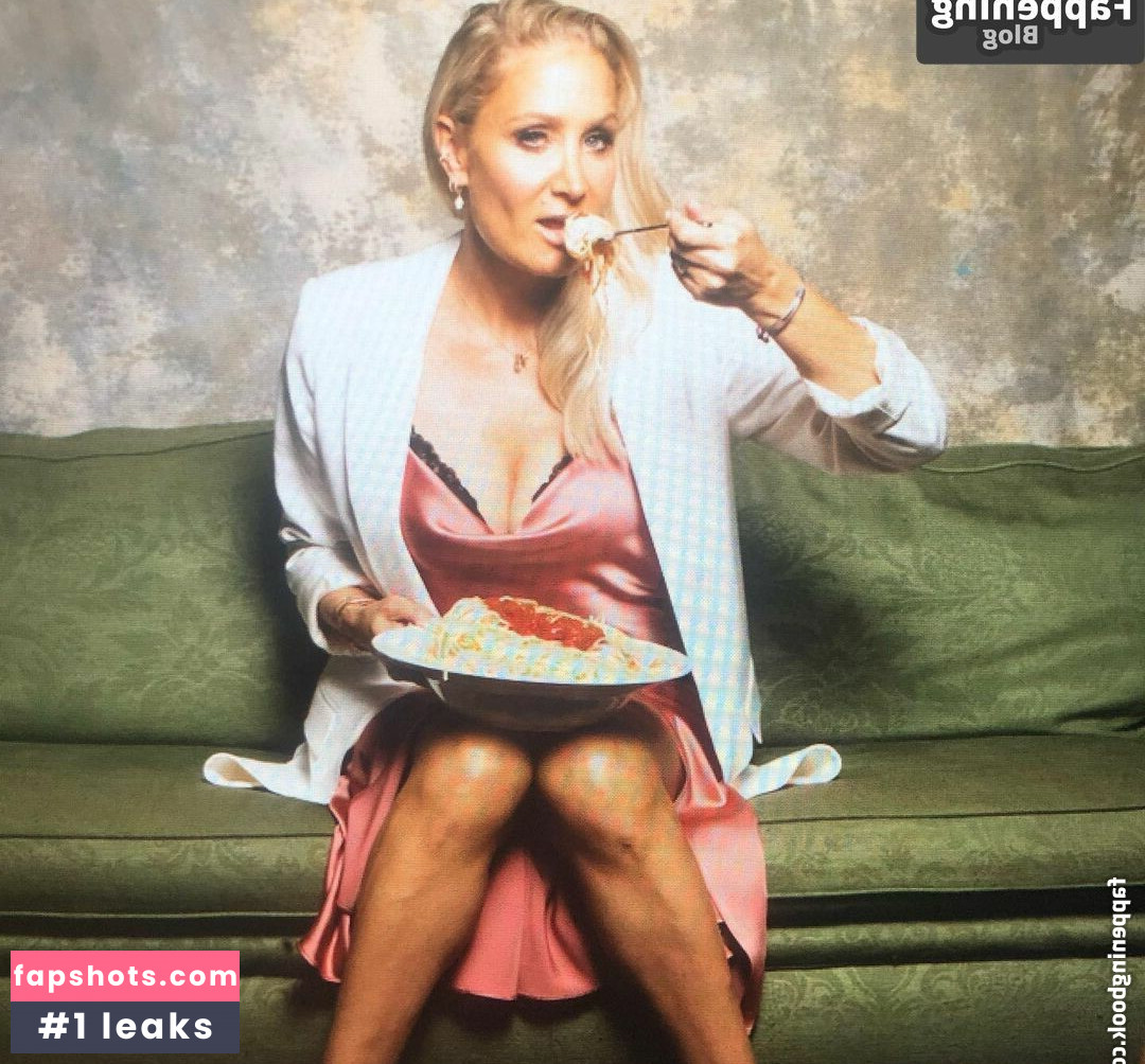 Janine Kunze gallery photo #10